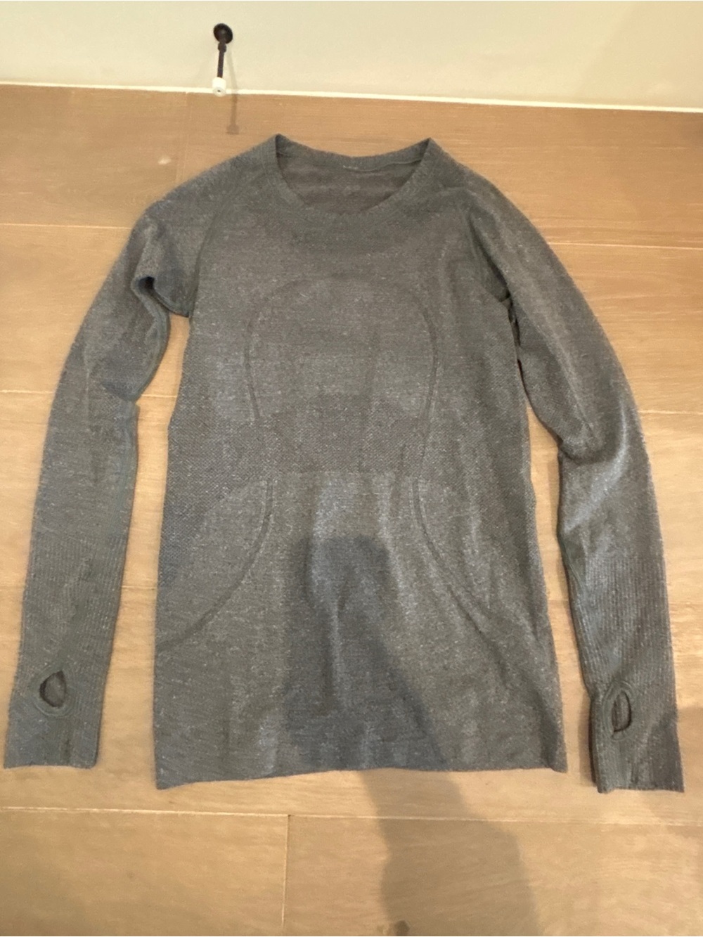 lululemon athletica Long Sleeve Crew in Gray